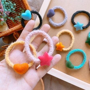 Set elastici per capelli in peluche colorati con ciondoli a cuore e stella bimba