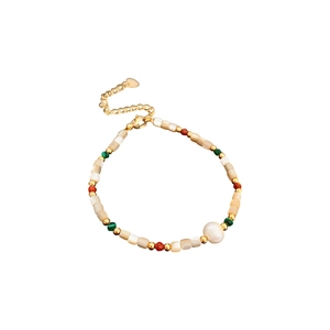 Bracelet en perles plaqué or avec pierres naturelles colorées et pendentif en cœur