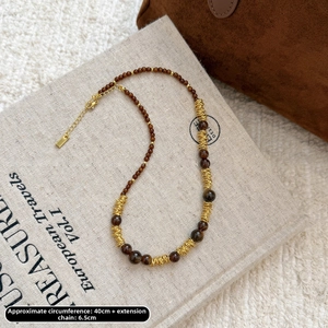 Détail du collier vintage en œil de tigre avec fermoir doré, 40cm plus 6,5cm d'extension