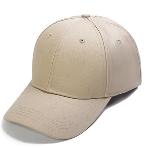 Minimalistische khakifarbene Baseballkappe mit Pferdeschwanzöffnung und klassischer Krempe