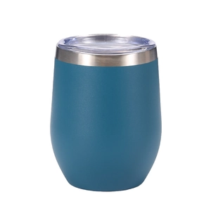 Detail of a deep blue vacuum insulated 12oz stainless steel wine tumbler with clear lid