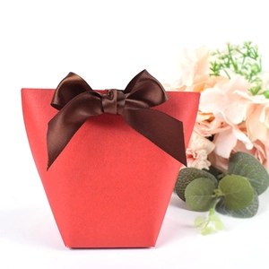Red Pearlescent Paper Gift Box With Brown Satin Ribbon Bow For Wedding Candy Lipstick Packaging Elegant Trapezoid Design