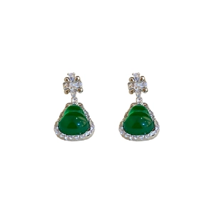 Orecchini a forma di zucca con zircone smeraldo e montatura in argento su bianco