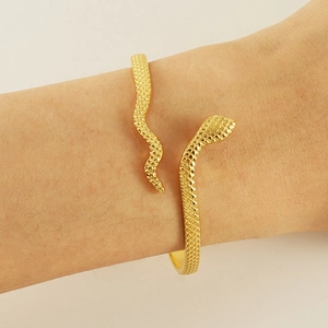 Bracelet Jonc Forme De Serpent Plaqué Or 18K Acier Inoxydable Ajustable Ouvert Texture Écailles Bijoux Luxe Femmes