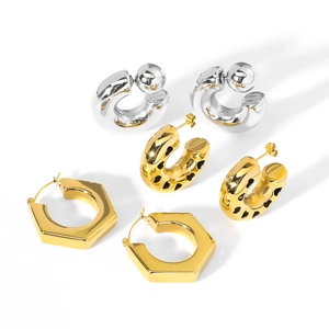 Three pairs of vintage hollow 18K gold and silver geometric C-shape earrings set