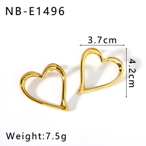 Minimalist gold-plated stainless steel hollow heart stud earrings with size dimensions