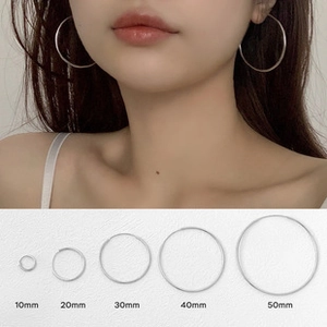 Detailed comparison of silver hoop earrings in five sizes from 10mm to 50mm on model