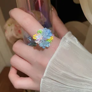 Anello in resina fatto a mano con perline a fiori colorati per uno stile fresco e dolce