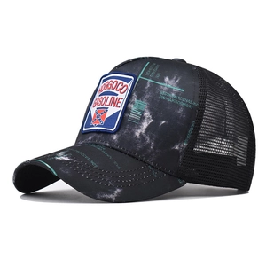 Berretto da baseball retrò tie-dye con ricamo ROGOCO GASOLINE e rete nera