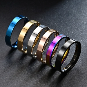 Bague plate miroir en acier inoxydable 3mm bijou couple minimaliste variante couleur détail.