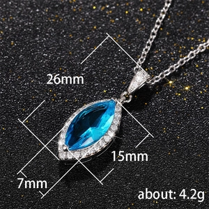 Collana con pendente marquise in topazio acquamarina e zirconi in rame argentato