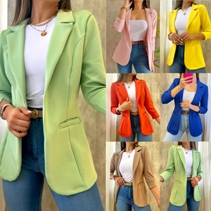 Collage de americanas entalladas para mujer en varios colores como verde y naranja