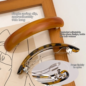 Detail of 9cm tortoiseshell hair clip with adjustable three-layer spring buckle mechanism