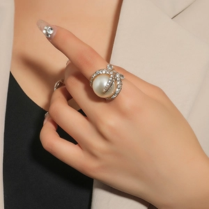 Exaggerated Starfish Artificial Pearl Ring Alloy Rhinestone Inlaid Ocean Theme Statement Cocktail Jewelry For Women