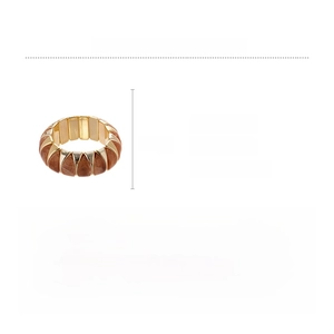 Detail view of acrylic amber bangle with technical specifications 2.9cm width and 48.2g weight
