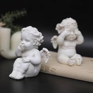 Set van twee vintage Noordse engelensculpturen van hars in crèmewit voor decoratie