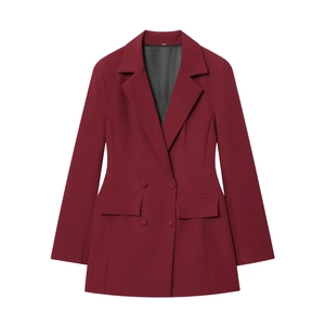 Détail à plat d'un blazer croisé bordeaux avec poches avant et doublure intérieure noire