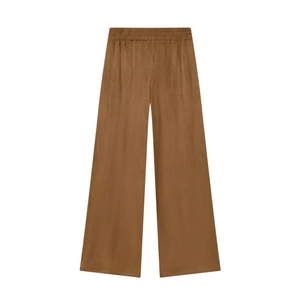 Vue détaillée d'un pantalon large en suédine marron avec une taille élastiquée