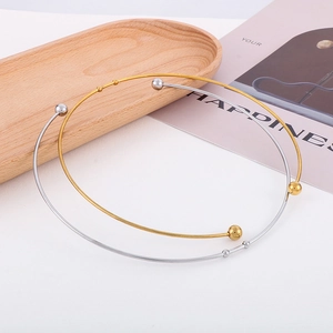 Collier ras du cou minimaliste en acier inoxydable poli, finitions or et argent