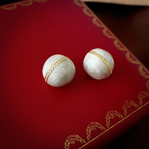 Elegant semi-circular vintage studs with marble texture and gold plated chain detailing