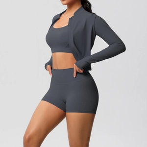 Ensemble de yoga 3 pièces avec veste zippée, brassière et short anthracite à taille haute