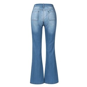 Détail arrière du jean évasé taille haute en denim bleu foncé avec poches