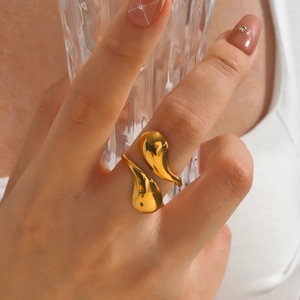 18K gold-plated stainless steel teardrop ring with an elegant open adjustable design