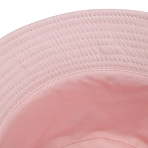 Cappello a secchiello rosa reversibile con ricamo a farfalla e cuciture rinforzate