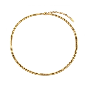 Flat Cuban link necklace in 18K gold plated stainless steel with adjustable chain
