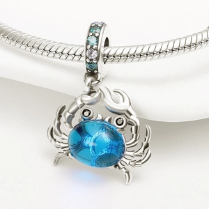 Exquisite silver-plated crab charm with blue stone inlay and crystal ring for DIY bracelets
