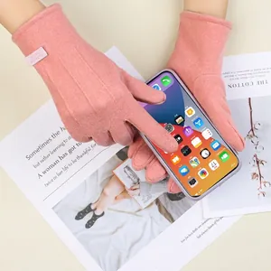 Gants d'hiver roses tactiles pour femmes avec doublure douce en poil de lapin