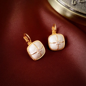 French vintage gold square earrings with white pearl resin and star crystal inlay