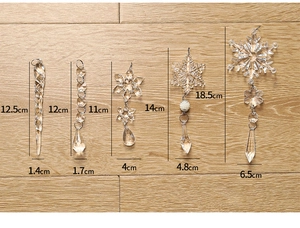 Detailed size specifications for acrylic snowflake and icicle Christmas ornaments