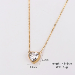 Collier cœur en acier inoxydable doré avec pendentif en zircone et dimensions