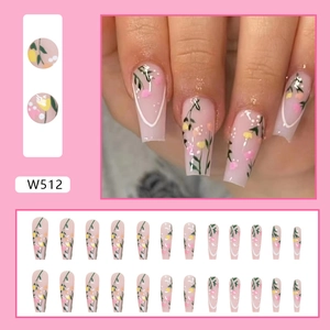 Faux ongles ballerine longs avec motifs tulipes floraux et finition rose pastel
