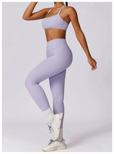 Detail view of light purple seamless yoga set with U-neck sports bra and high-waist leggings