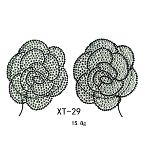Sparkling green and black resin floral chest jewels for carnival party decorations
