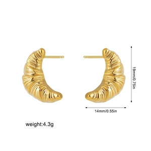 Polished 18K gold croissant stud earrings in stainless steel with size and weight details