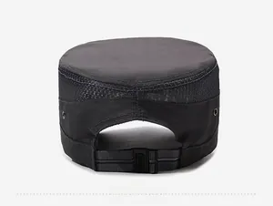Detail der dunkelgrauen Military Cap Rückseite mit Mesh-Einsätzen und verstellbarer Schnalle