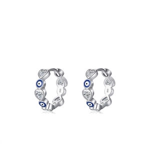 Orecchini a cerchio in argento 925 con zirconi a cuore e charms occhio turco blu