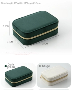 Velvet jewelry storage box detail with dimensions 15x11x5.5cm and smooth zipper