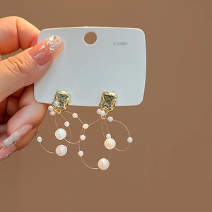 Elegant geometric pearl drop earrings with 925 silver pins and gold rectangular accents