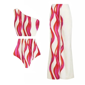 Set mare 3 pezzi con top monospalla, bikini a vita alta e pantaloni a gamba larga stampati