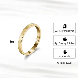Anello minimalista da 2mm in argento sterling S925 placcato oro con finitura lucida