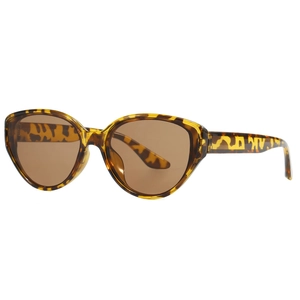 Vintage cat eye sunglasses with tortoiseshell frames and brown lenses for women