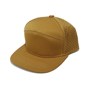 Gorra de béisbol amarilla de ala plana con agujeros láser y costuras blancas
