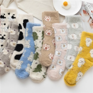Chaussettes mi-mollet en polaire corail douce avec motifs d'animaux mignons pour femmes