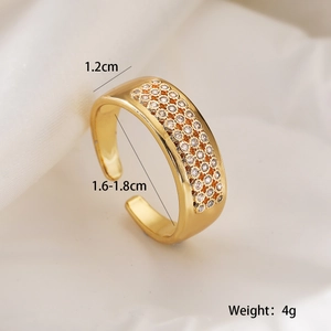 Close-up of gold-plated zircon ring showing dimensions 1.2cm width and 1.6-1.8cm diameter