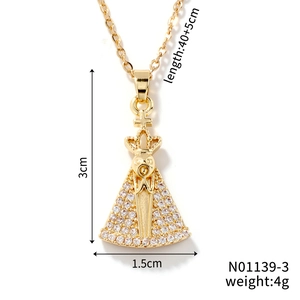 Dimensions détaillées du pendentif Vierge Marie doré serti de pierres zircones