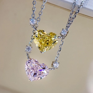 Elegant Copper Heart Shape Rhinestone Pendant Necklace For Women Electroplated Sweet Style Jewelry Pink Yellow Clavicle Chain